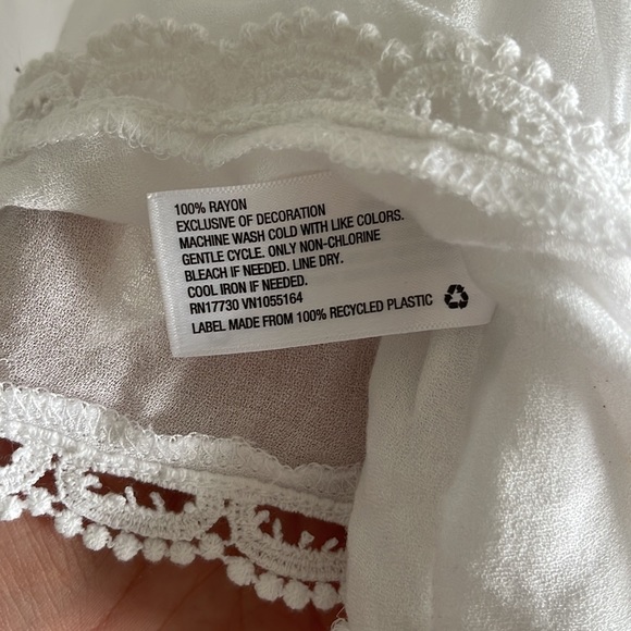 Gorgeous NWT bohemian peasant / poncho blouse, white sz M - Picture 6 of 8